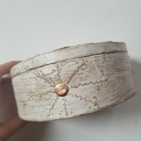 Cream-White Heart Trinket Box - Picture 6 of 7